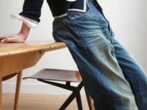 Choosing the Right Fabric Key Factors to Consider for Baggy Jeans