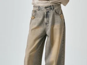 ¿Cómo se logra el efecto desgastado en los jeans