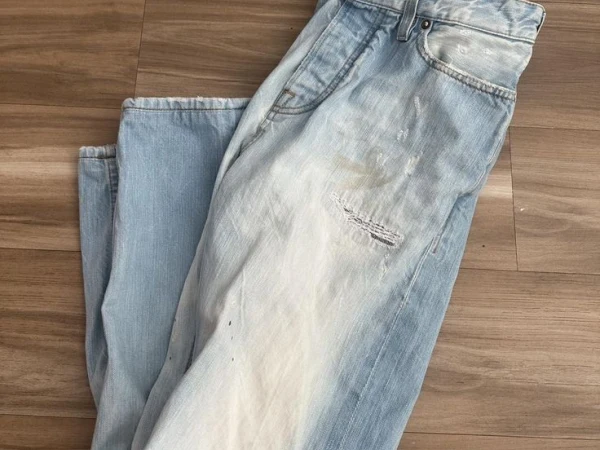 A Jeans Manufacturer’s Guide to Avoiding Yellowing and Quality Problems from Washing Light-Colored Denim
